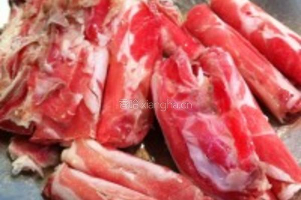 羊肉片炒便萝卜的做法图解2