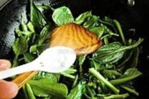 虾皮炒青菜心的做法图解6