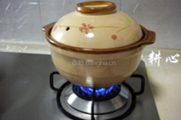 菜花虾米排骨汤的做法图解8