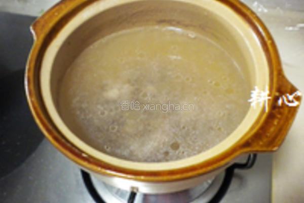 菜花虾米排骨汤的做法图解3