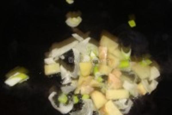 辣炒双菇菜花的做法图解4