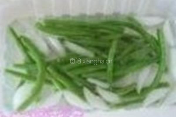 四季豆煸腊肠的做法图解3