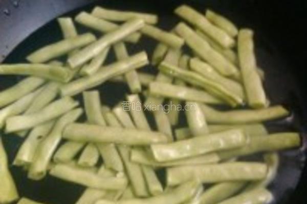 腊味四季豆的做法图解2