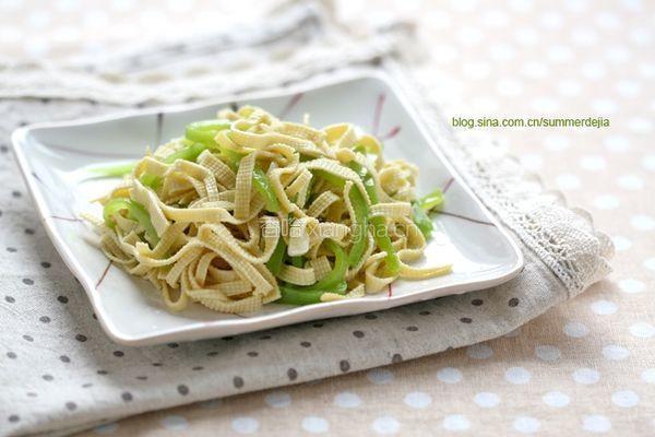 尖椒炒豆腐丝