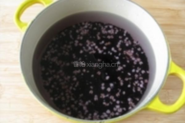 黑米薏仁桂圆汤的做法图解1