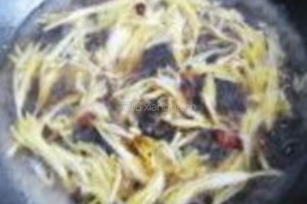 黄花菜鲜蛤汤卤面的做法图解4