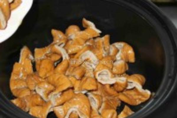 臭豆腐肥肠煲的做法图解8