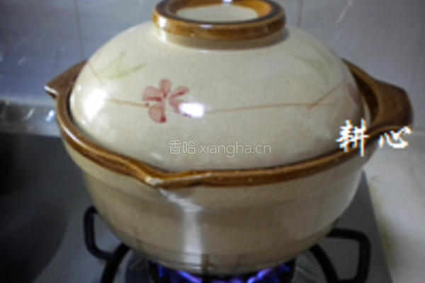 金针菜腐竹排骨汤的做法图解9