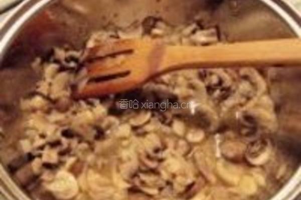 蘑菇蟹肉浓汤的做法图解4