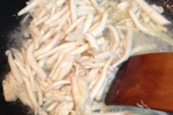 酱香鸡腿菇的做法图解2