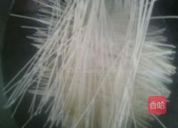 酸辣鸡蛋土豆炸酱面的做法图解10