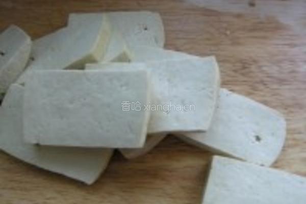 红烧紫菜豆腐的做法图解1