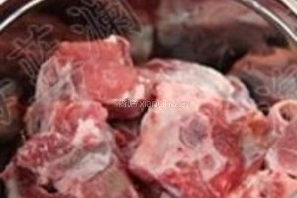 龙骨凤爪养生汤的做法图解7