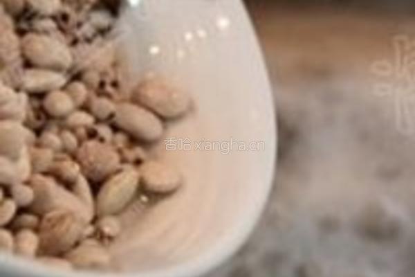 龙骨凤爪养生汤的做法图解9