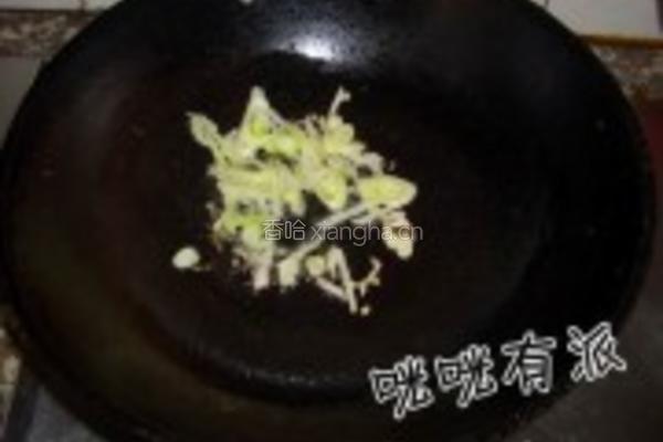 虾米皮炒角瓜的做法图解2