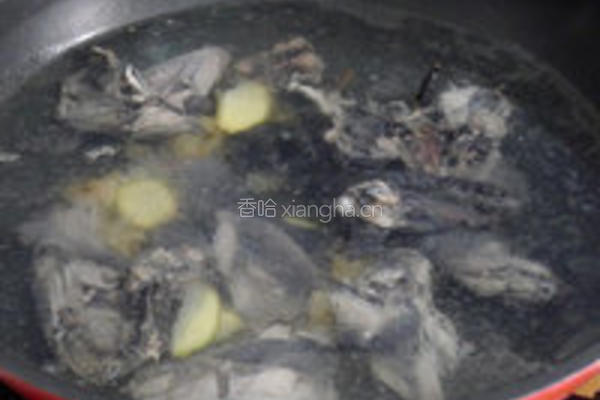 花胶螺片乌鸡养颜汤的做法图解5