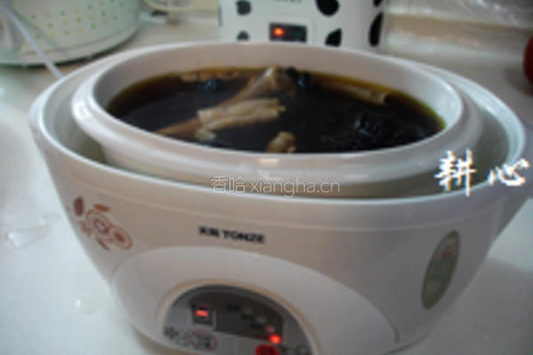 黑虎掌花胶炖鸡脚汤的做法图解8