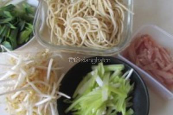 韭黄肉丝炒面的做法图解1