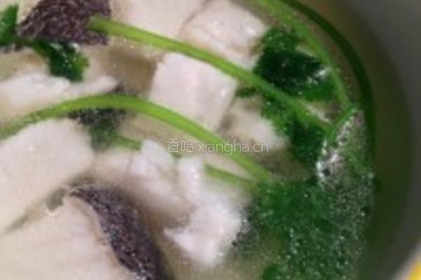 鳕鱼香菜皮蛋汤的做法图解5