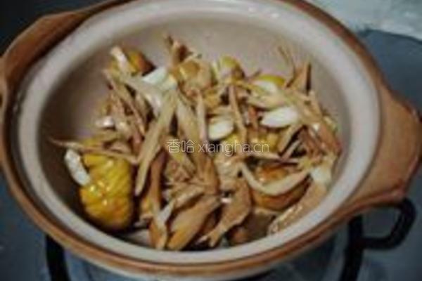 黄花菜栗子粉丝煲的做法图解11