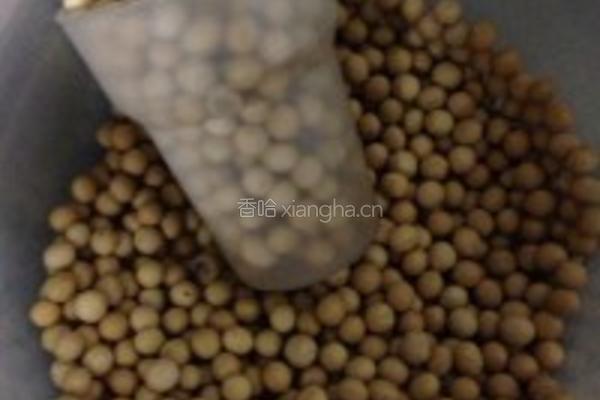 土茯苓牛排汤的做法图解2