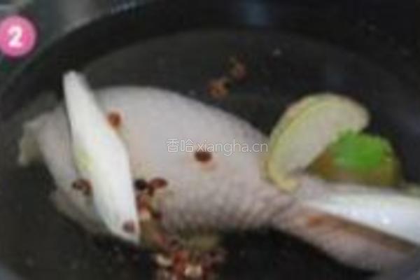 鲜菌鸡腿云吞汤煲的做法图解2