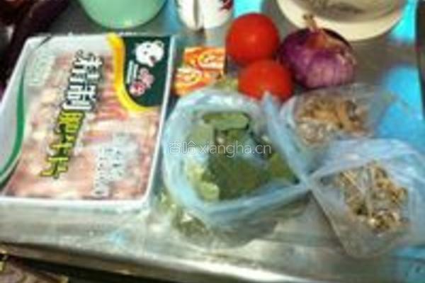 泰式冬阴功金针菇肥牛汤的做法图解1