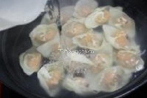胡萝卜冬菇猪肉馅馄饨的做法图解8