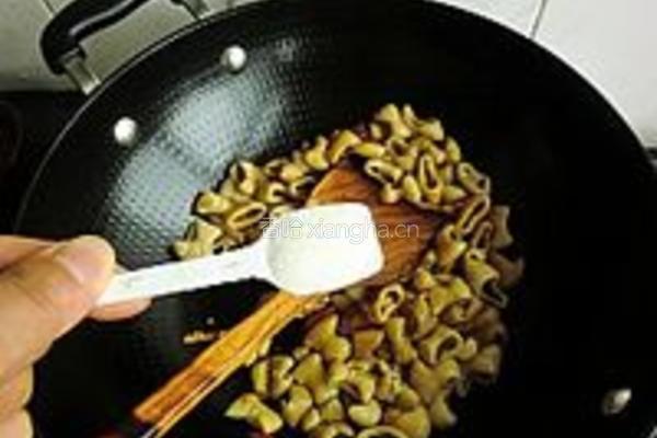泡椒肥肠的做法图解8