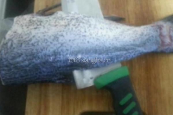 爽滑手打鱼丸的做法图解2