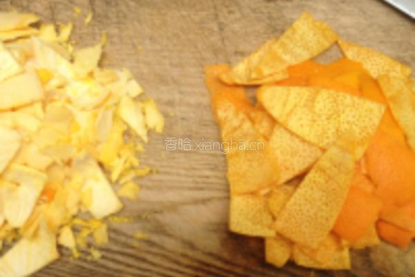冰糖渍橙皮的做法图解2
