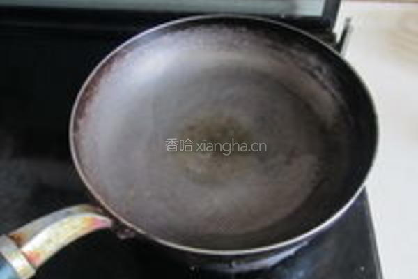 剁椒银芽的做法图解1