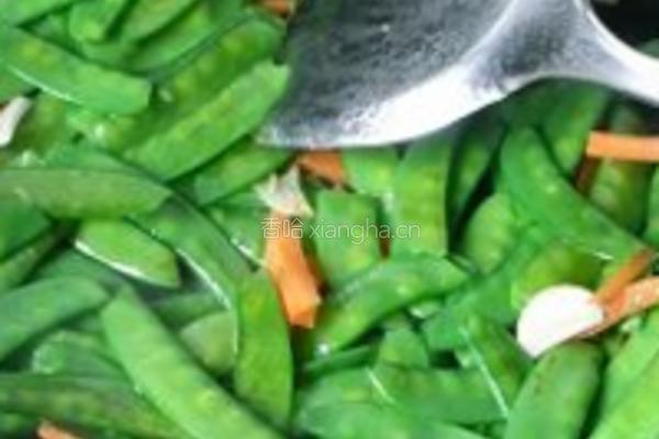 快炒荷兰豆的做法图解2