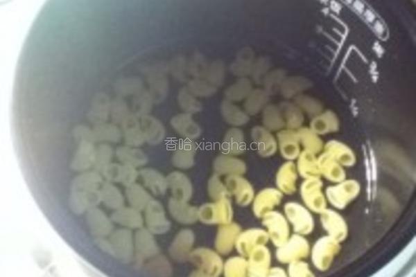 奶香杂拌通心粉的做法图解4