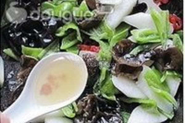 青红椒木耳炒山药的做法图解9