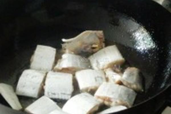 香辣红烧带鱼的做法图解4