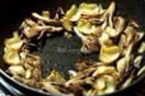 鲜鲍鱼炒舞茸的做法图解3