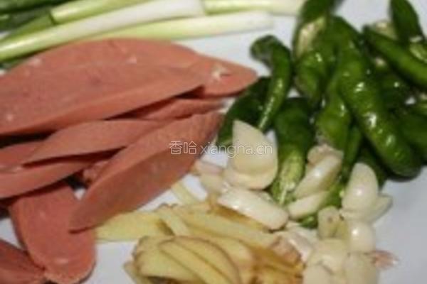 滇味薄荷炒牛肉的做法图解1