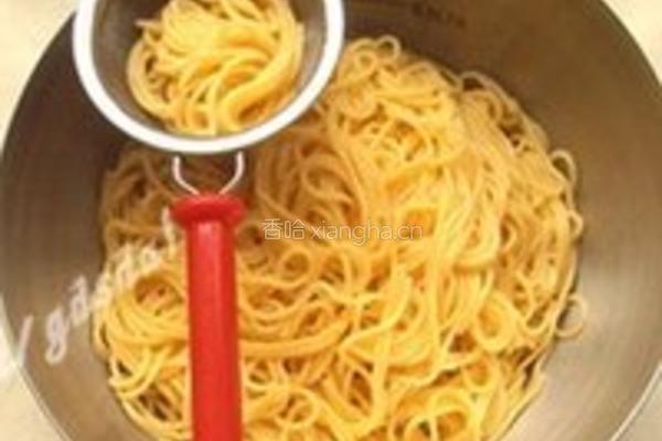 牛油果玉米凉面的做法图解2
