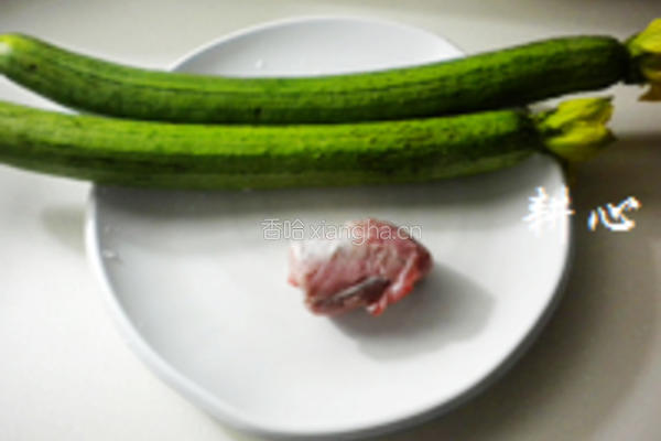 冬菜丝瓜炒肉丝的做法图解1