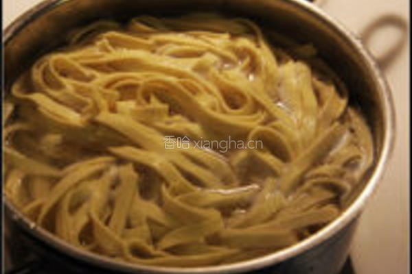 肉酱宽意面的做法图解6