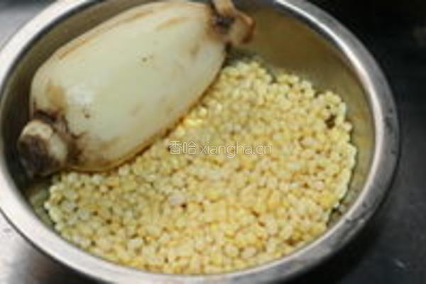 莲藕绿豆花生汤的做法图解1