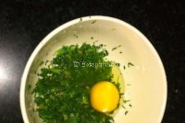 荠菜鸡蛋饼的做法图解3