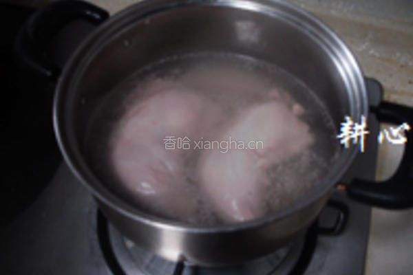 海参香菇煲鸡汤的做法图解2