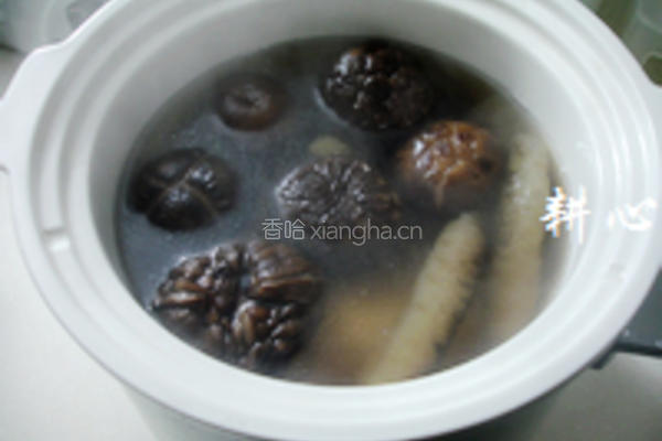 海参香菇煲鸡汤的做法图解7