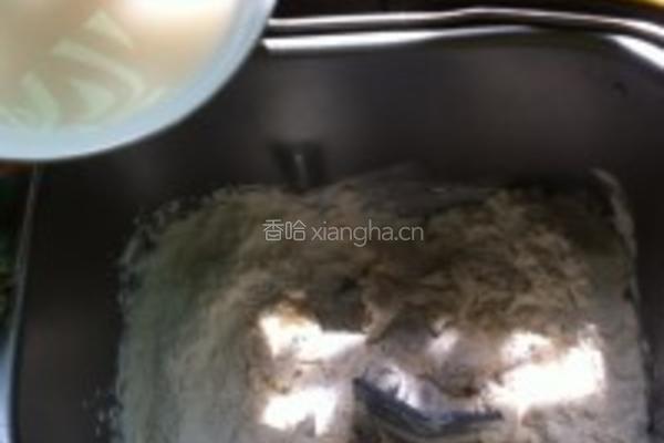 鲜虾鱿鱼披萨的做法图解2