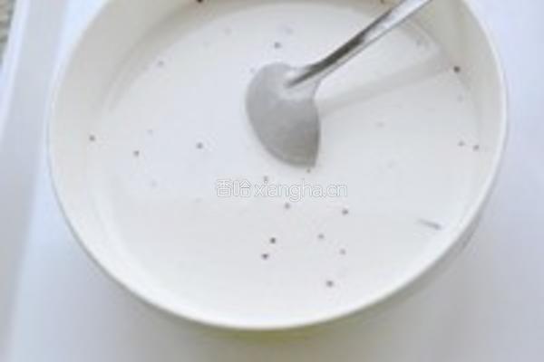 槐花蔓越莓米糕的做法图解2