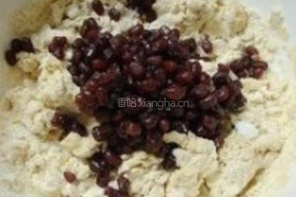 杂粮蜜豆窝窝头的做法图解3