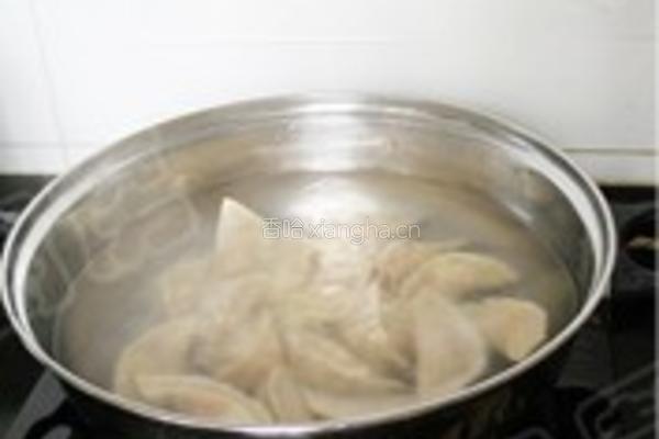 荸荠玉米饺子的做法图解15