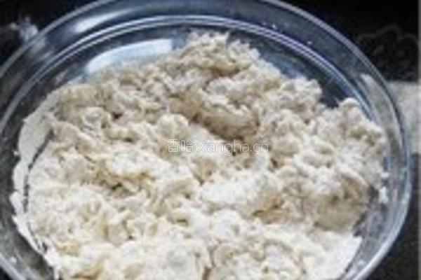 荸荠玉米饺子的做法图解2